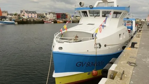 " Le Blue Wave " chalutier hybride est arrivé au Guilvinec.